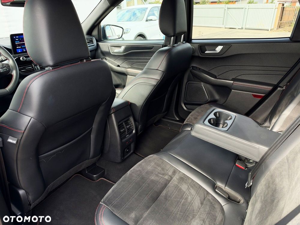 Ford Kuga 2.5 FHEV AWD ST-Line X - 28