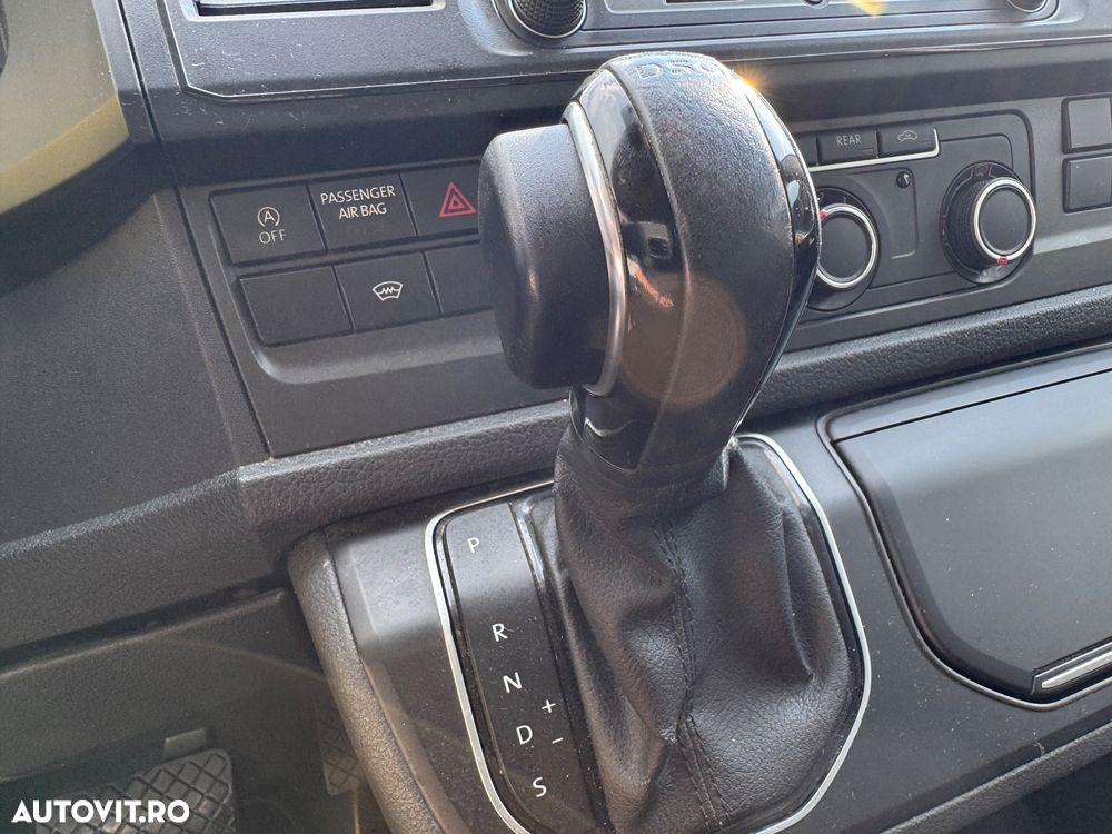 Volkswagen Multivan - 22