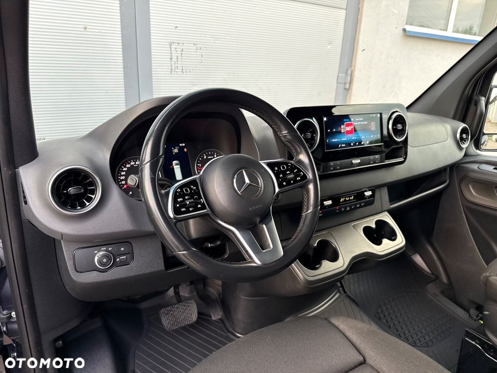 Mercedes-Benz Sprinter - 14