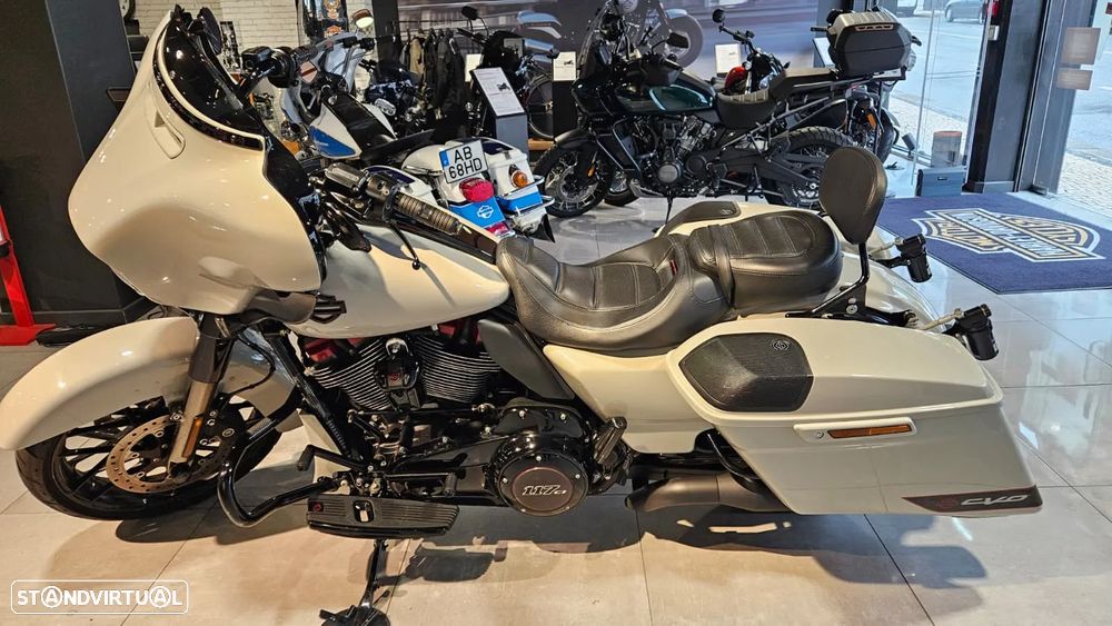 Harley-Davidson Street Glide CVO - 8