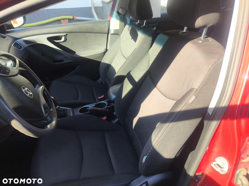 Hyundai Elantra 1.6 Classic + - 9