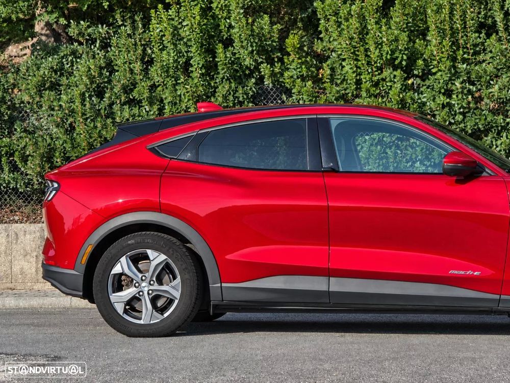 Ford Mustang Mach-E 75.7 kWh Base - 10