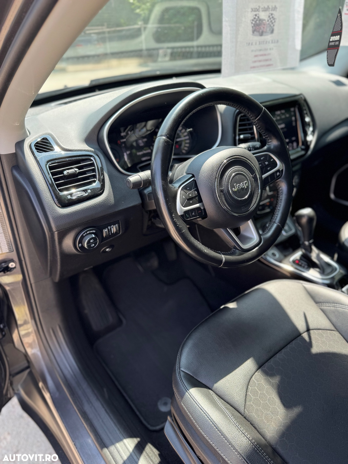 Jeep Compass - 18
