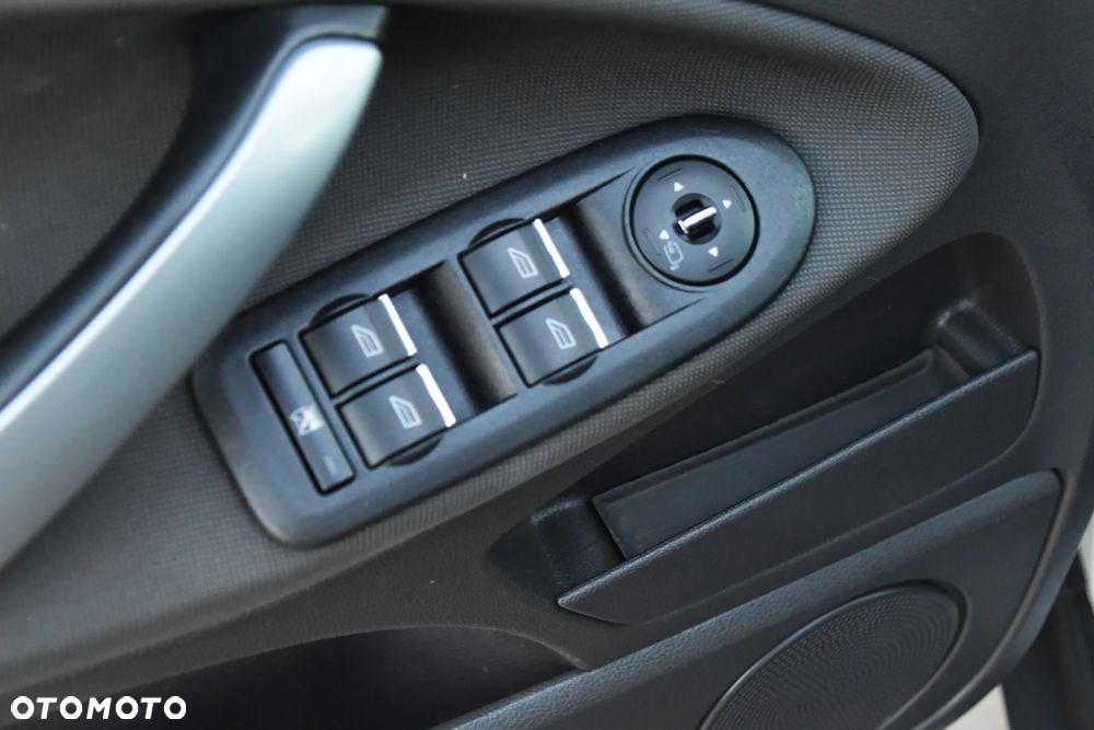 Ford Kuga 2.5 4x4 White Magic - 21