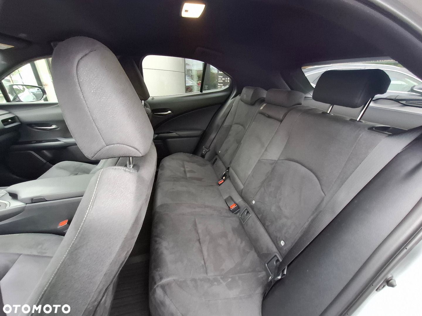Lexus UX - 16
