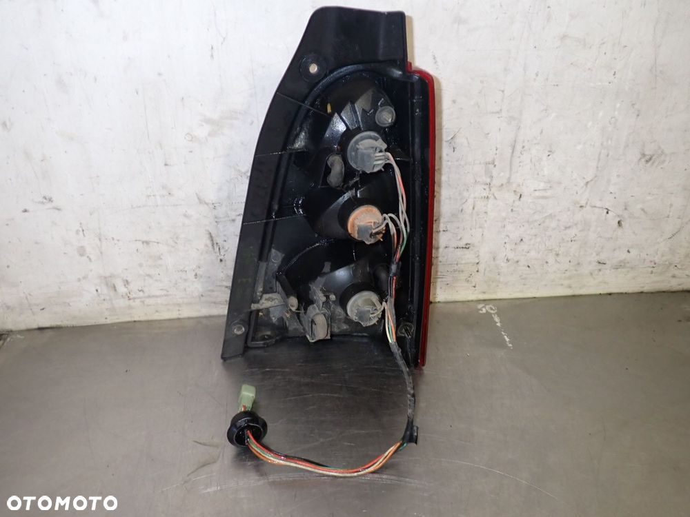 LAMPA LEWA TYLNA SUZUKI WAGON R II 1.3 B - 2