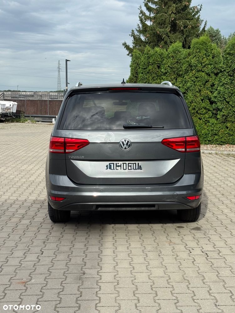 Volkswagen Touran - 8