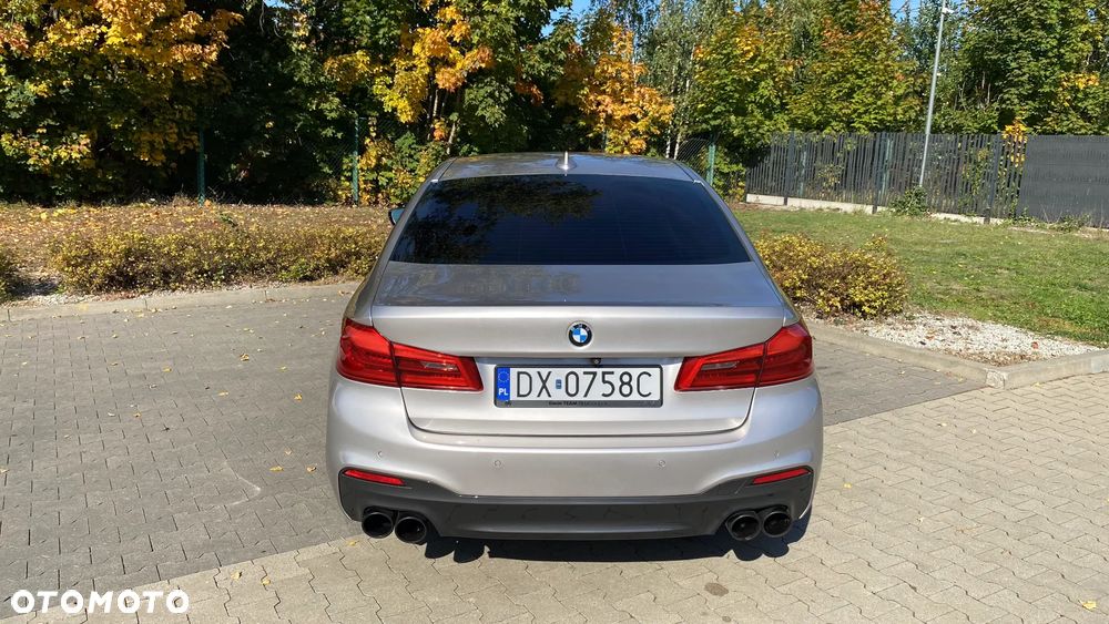 BMW Seria 5 M550i xDrive sport - 8