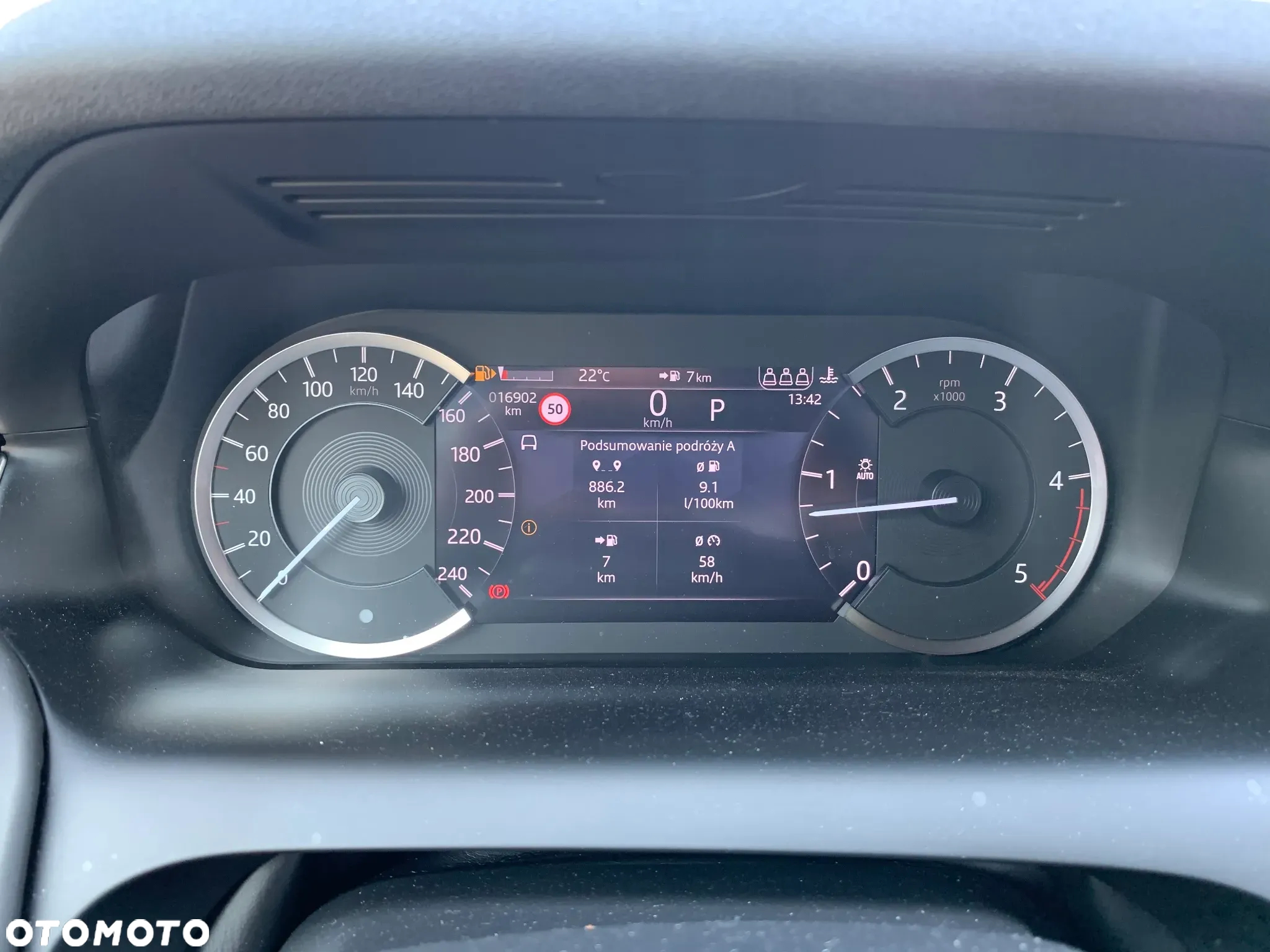 Land Rover Discovery Sport - 8
