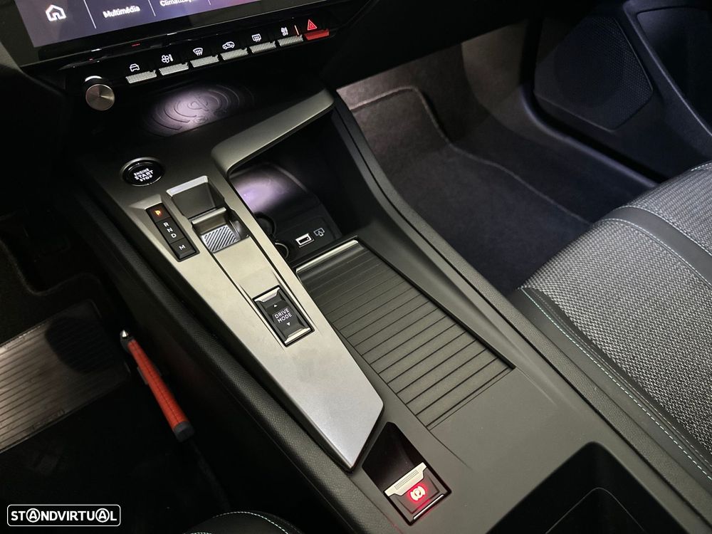 Peugeot 408 1.2 Hybrid Allure e-DCS6 - 28