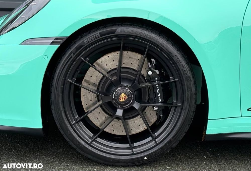 Porsche 992 - 12