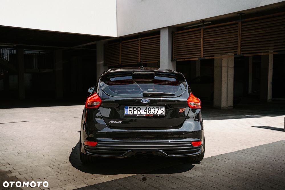 Ford Focus 2.0 EcoBoost ST mit Leder-Sport-Paket - 7