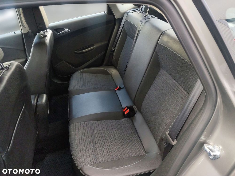 Opel Astra - 12
