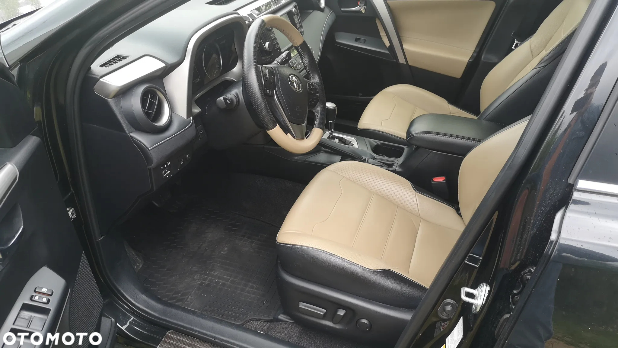 Toyota RAV4 Hybrid Platinum 4x2 - 13