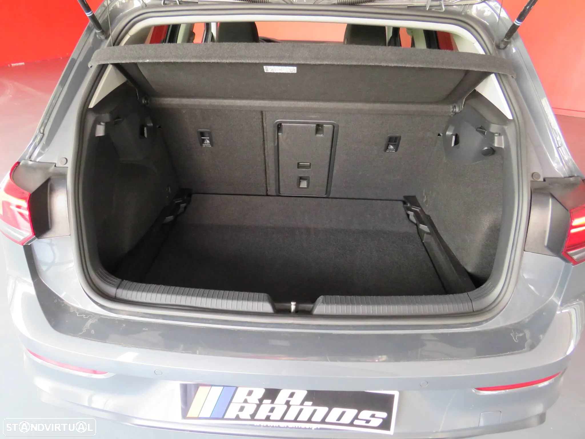 VW Golf 1.0 eTSI Life DSG - 51