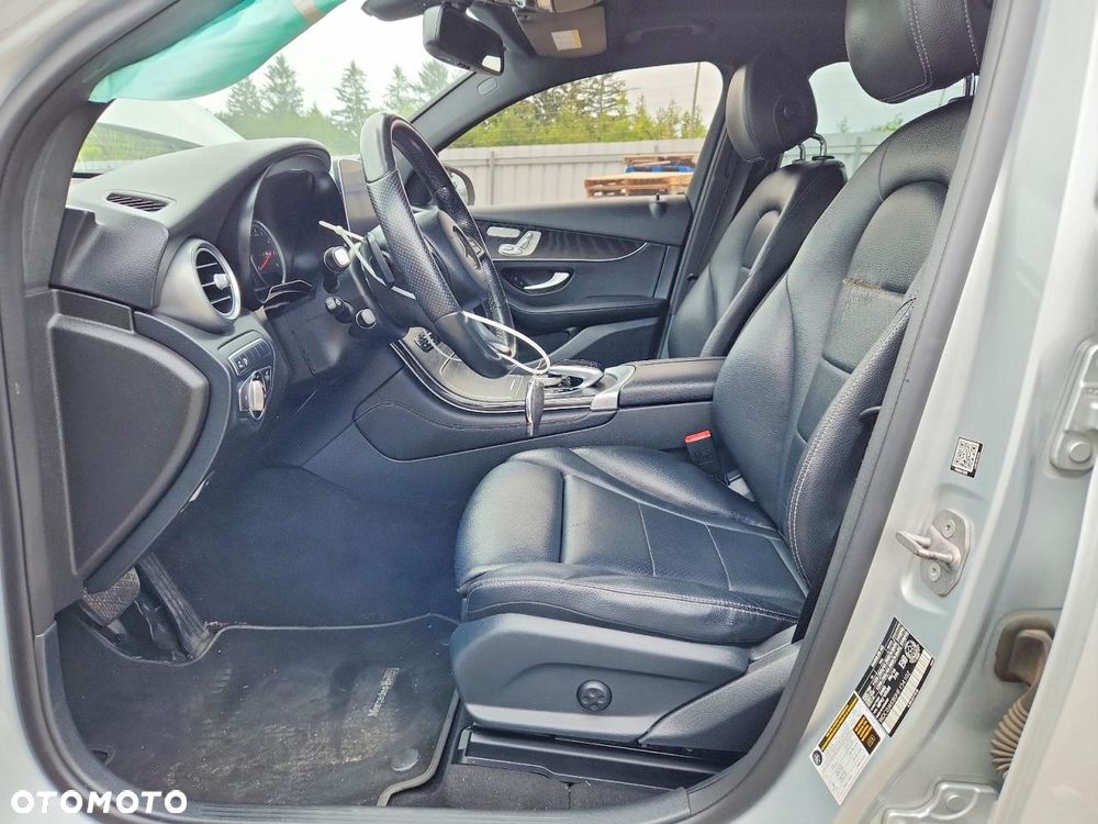 Mercedes-Benz GLC 300 4Matic 9G-TRONIC AMG Line - 7