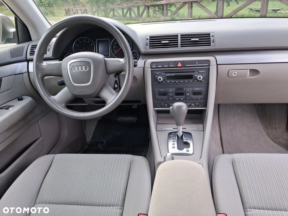 Audi A4 Limousine - 15