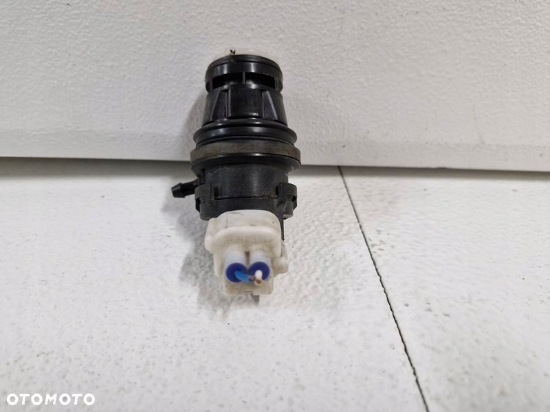 toyota matrix ii 2 prius ii 2 yaris ii pompka spryskiwaczy 85330-60190 oe - 1