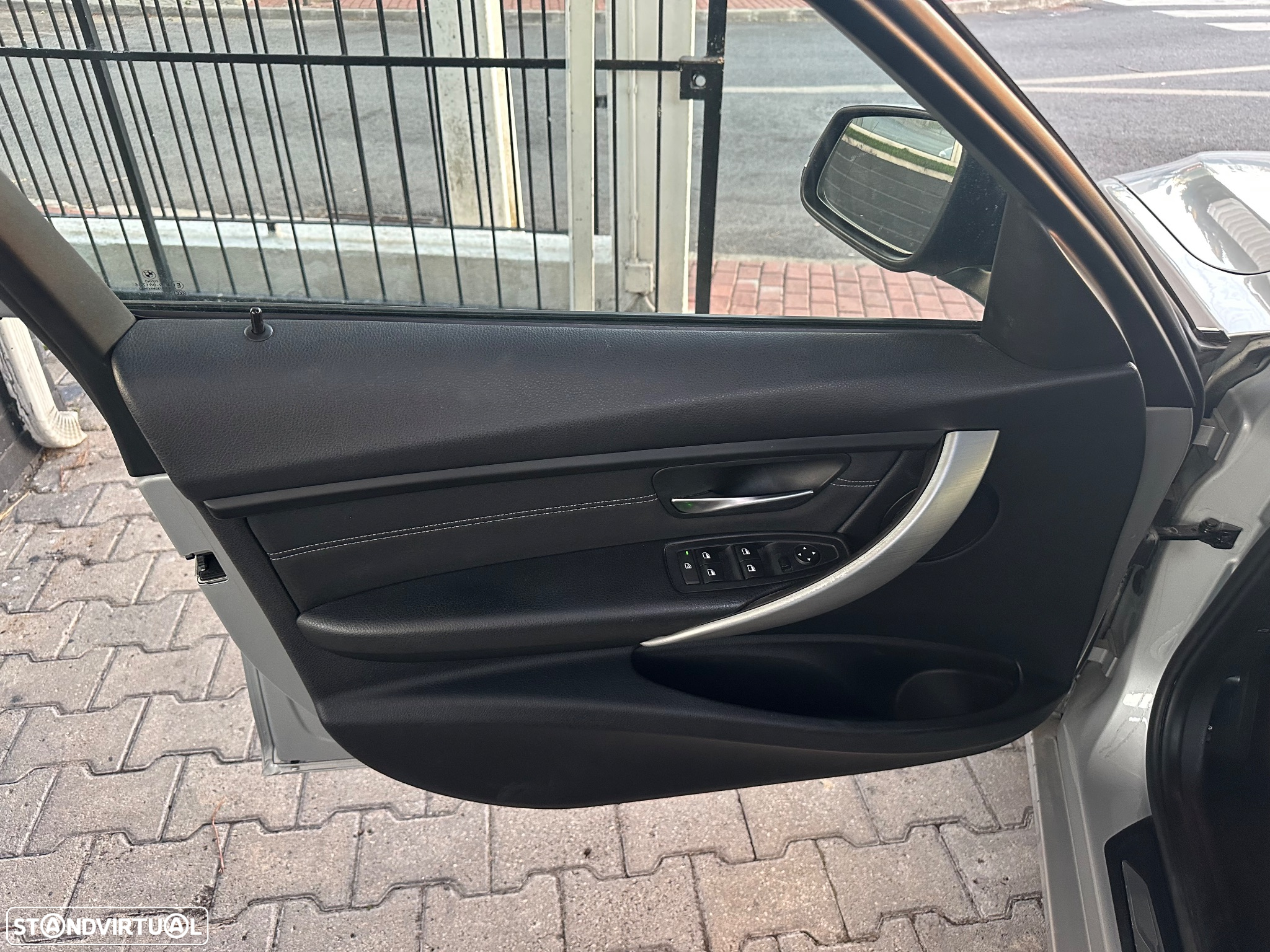 BMW 318 d Touring Line Sport - 13