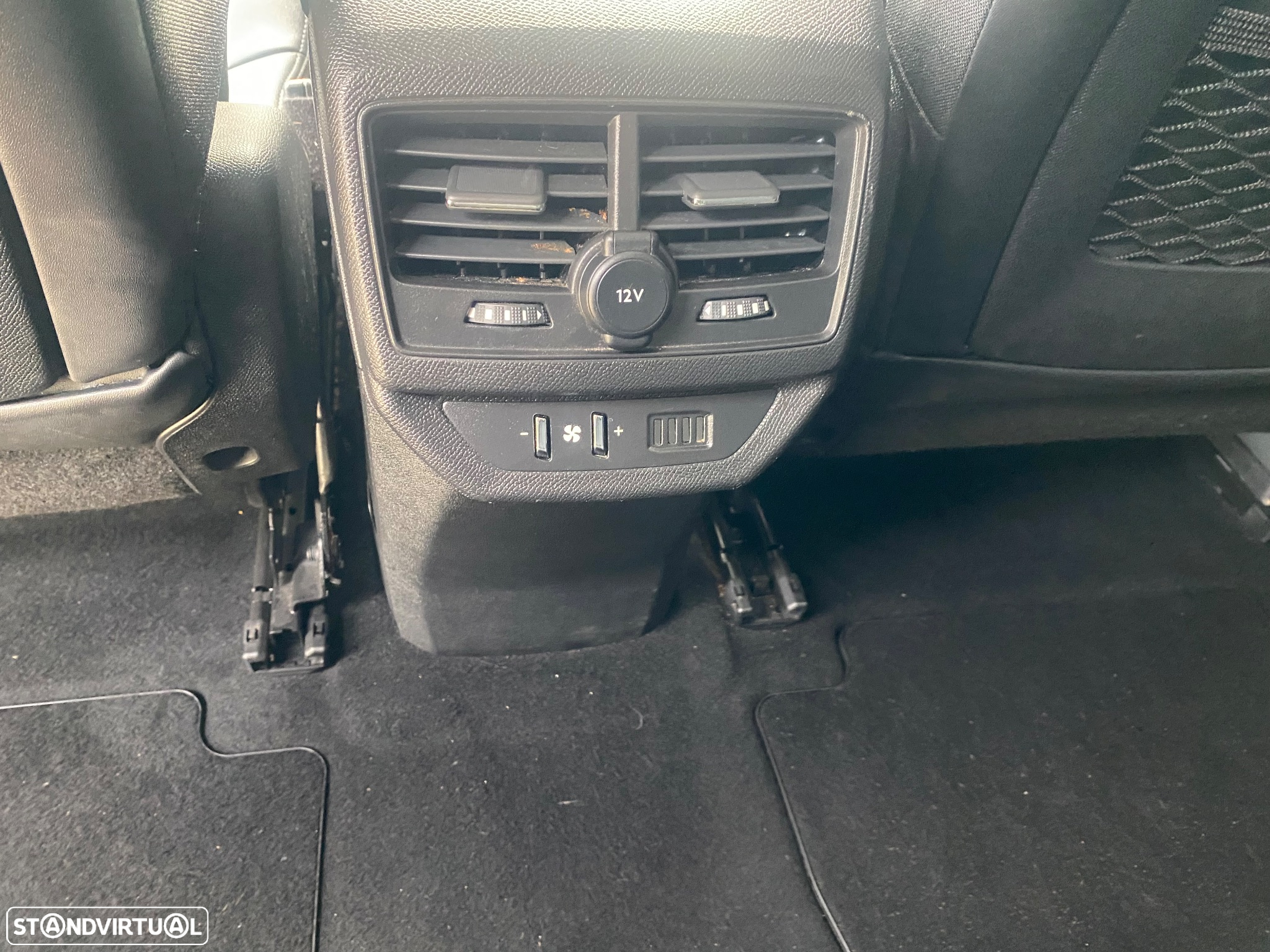 Peugeot 5008 1.5 BlueHDi Allure Pack EAT8 - 17