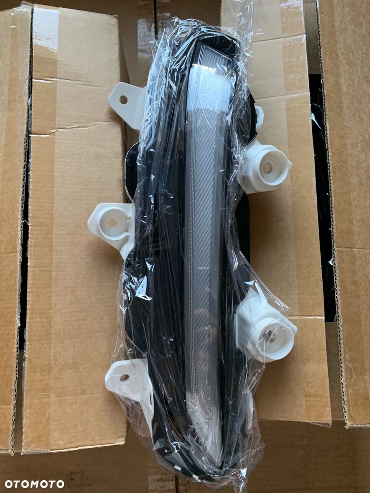 PEUGEOT 208 II lampa LED DRL jazdy dziennej prawy 9824241280 EU - 2