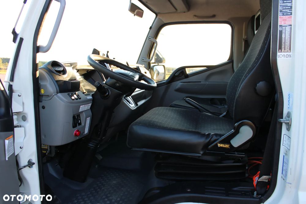 FUSO Mitsubishi Canter 9C18 Nowy 3-stronny Wywrot Kiper Wywrotka Nowy Żuraw HDS DN 7.7 S2 Ładowność: 4000 kg Fassi - 31