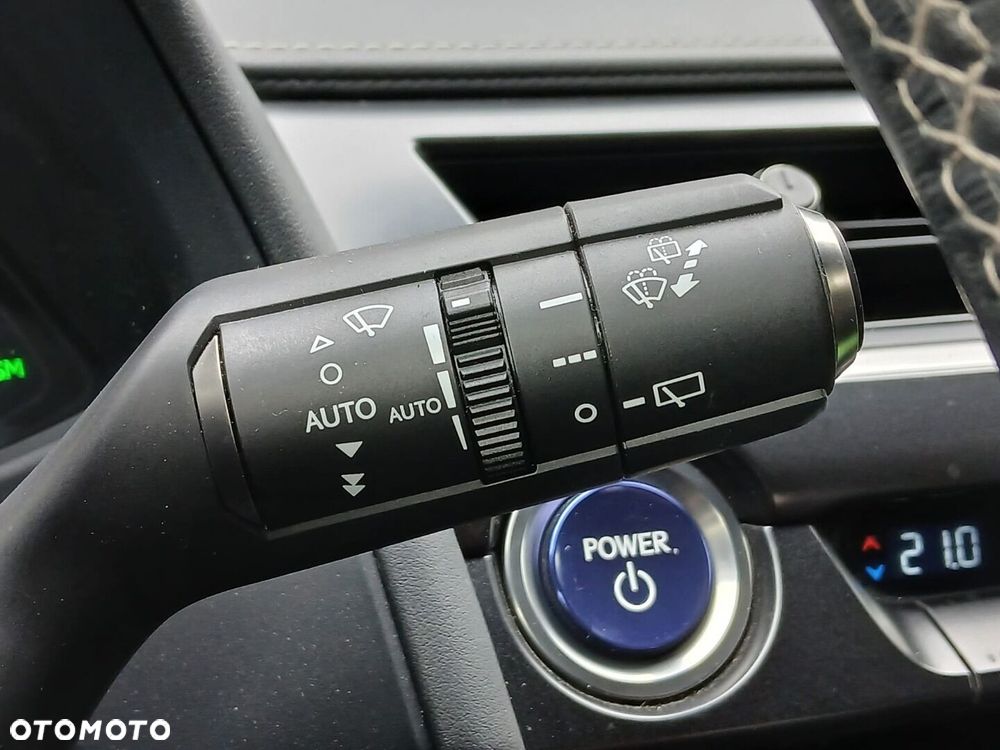 Lexus UX 250h GPF Business Edition 2WD - 32