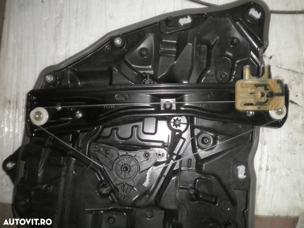 Macara Geam Dreapta Spate BMW Seria 5 G30 / G31 7365168 - 3
