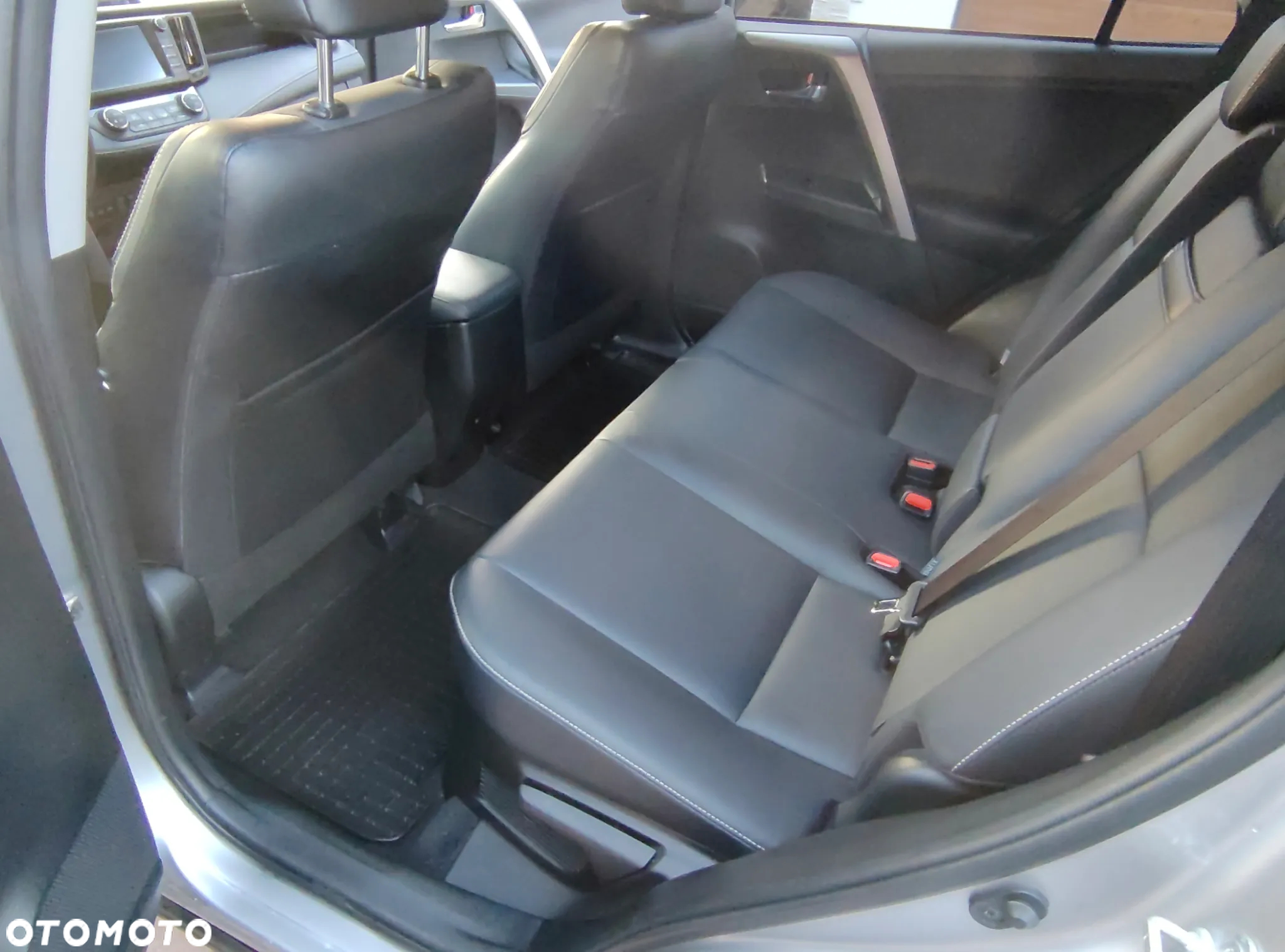 Toyota RAV4 Hybrid Premium 4x2 - 23