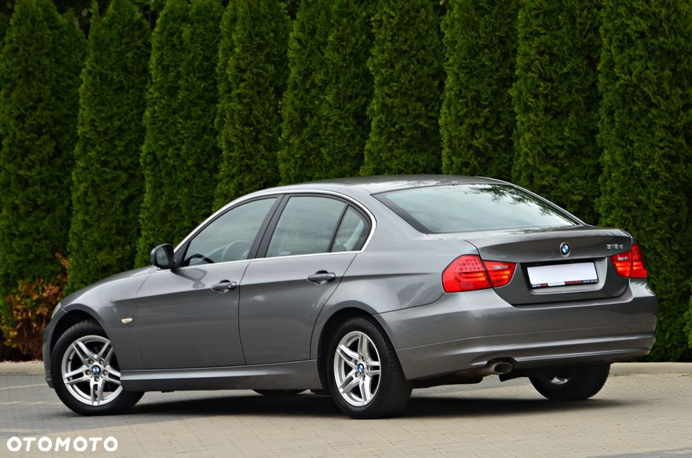 BMW Seria 3 318d - 26