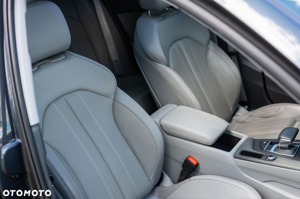 Audi A4 Limousine 2.0 TFSI quattro S tronic Ambiente - 17