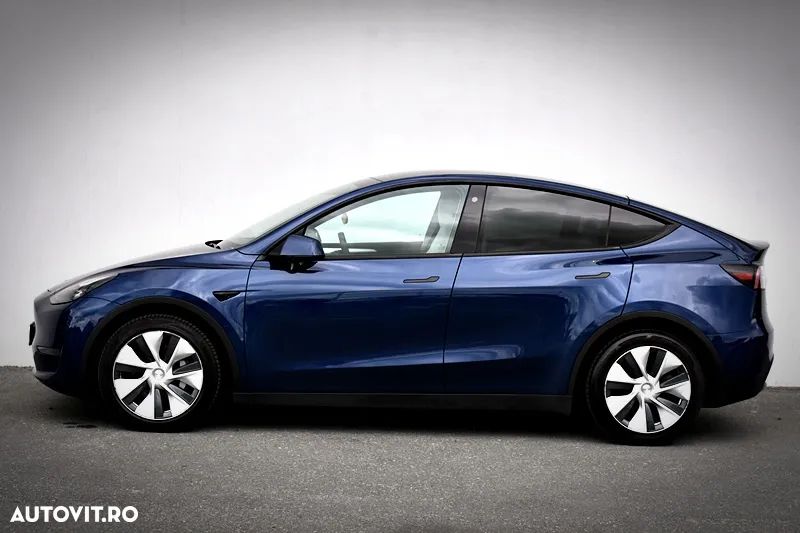 Tesla Model Y Long Range Dual Motor AWD - 7