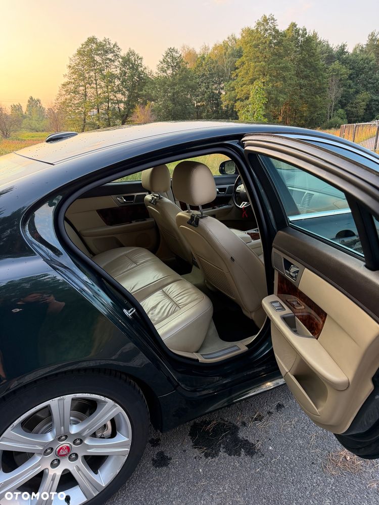 Jaguar XF 3.0 V6 Luxury - 10