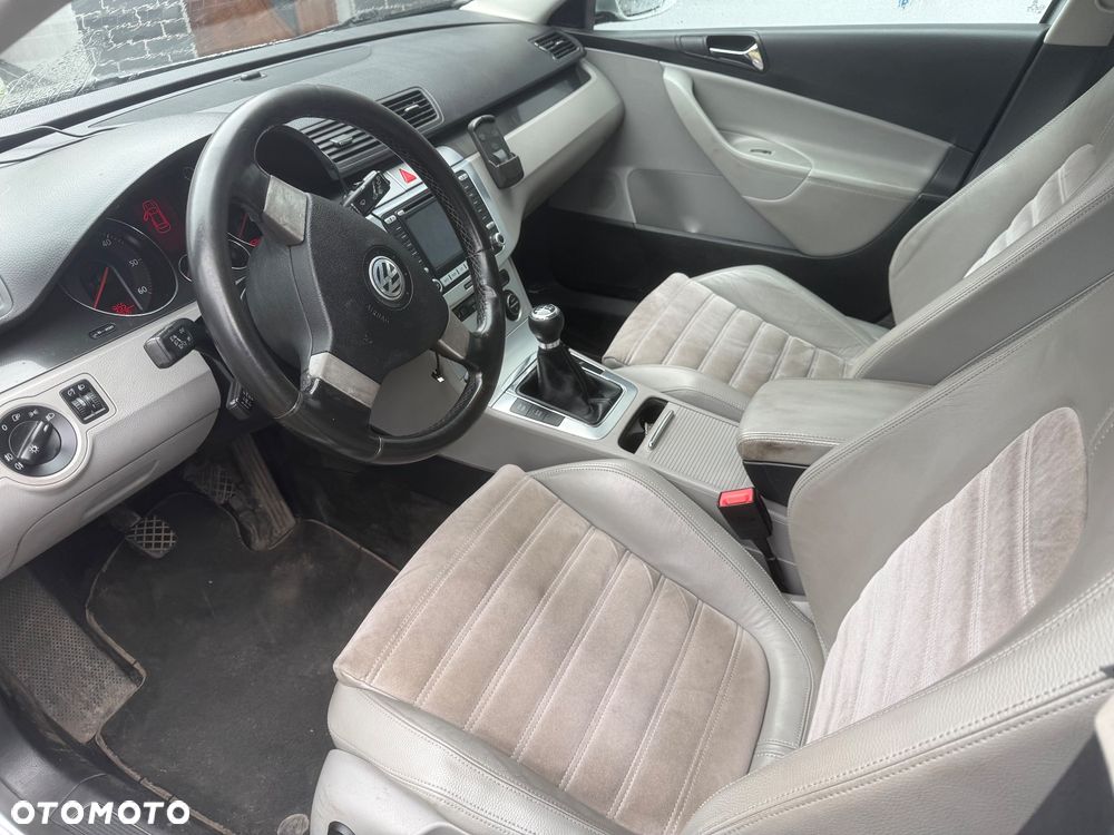 Volkswagen Passat 2.0 TDI Comfortline - 13