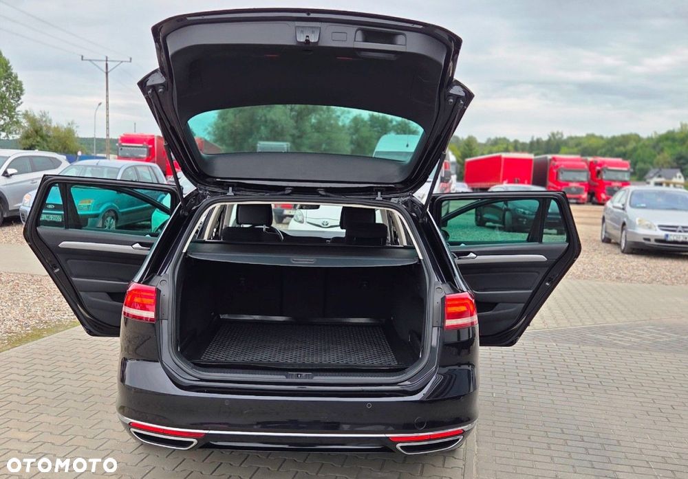 Volkswagen Passat - 30