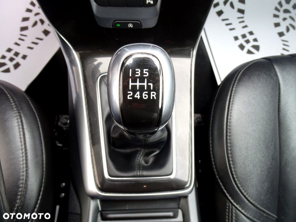 Volvo V40 D3 Momentum - 19