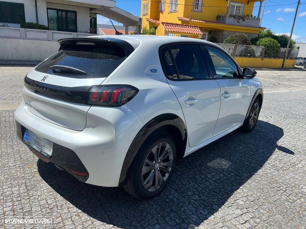 Peugeot 208 - 19