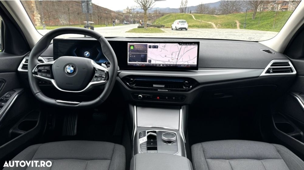 BMW Seria 3 318i Aut. - 12