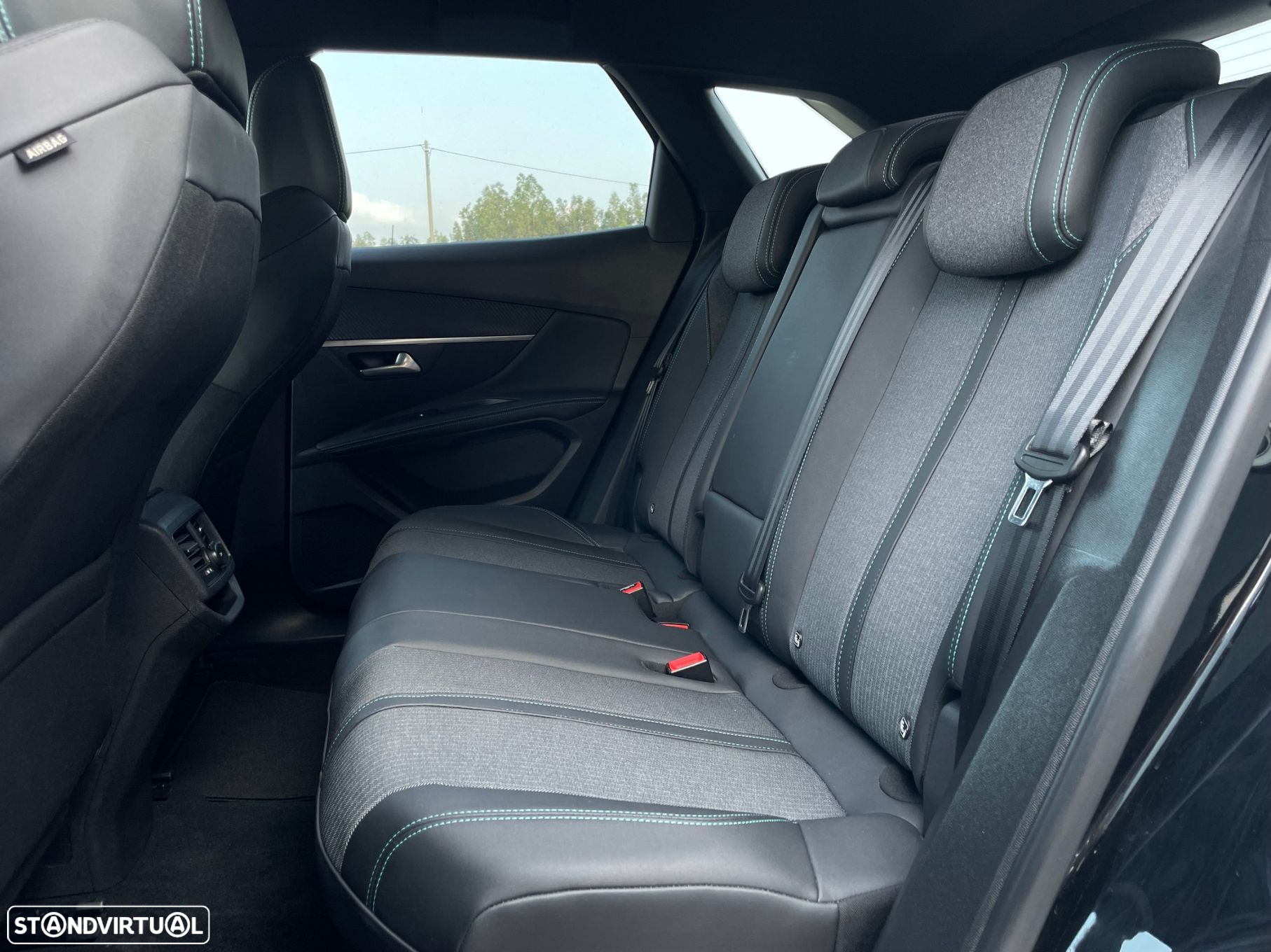 Peugeot 3008 1.2 Hybrid Allure e-DCS6 - 13
