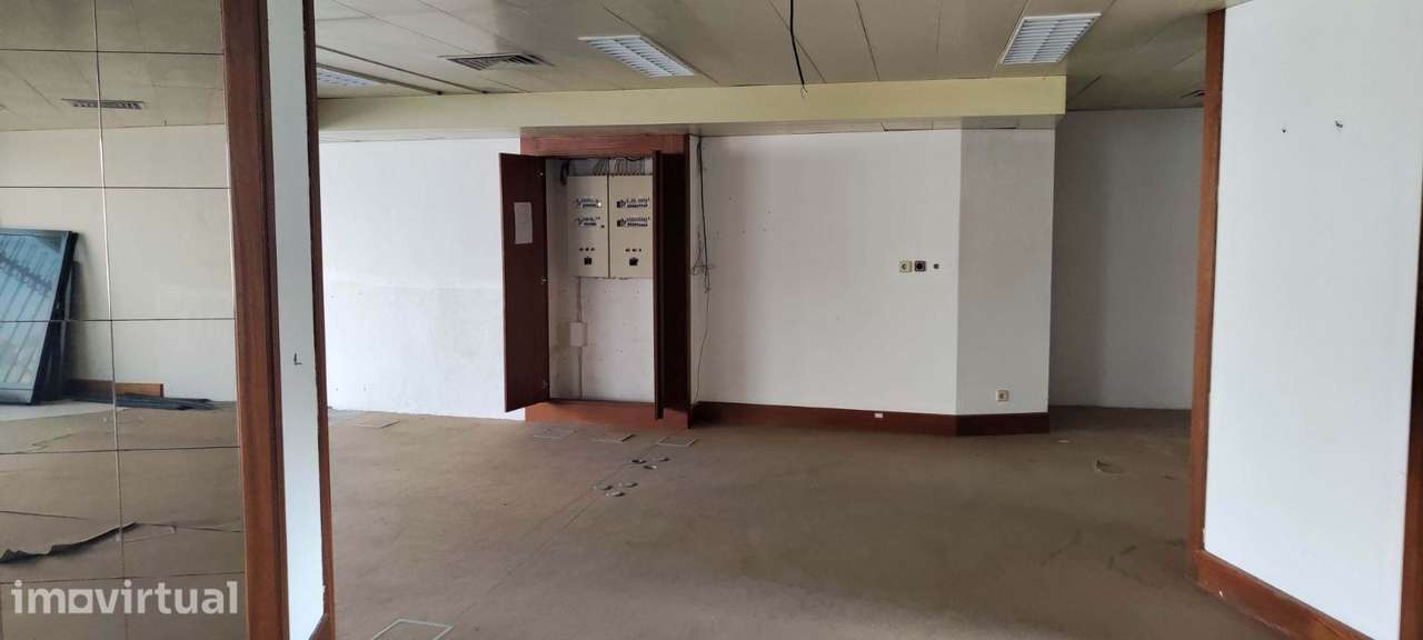 Loja / Comércio com 140 m² em Rossio ao Sul do Tejo, Abrantes - Grande imagem: 3/7