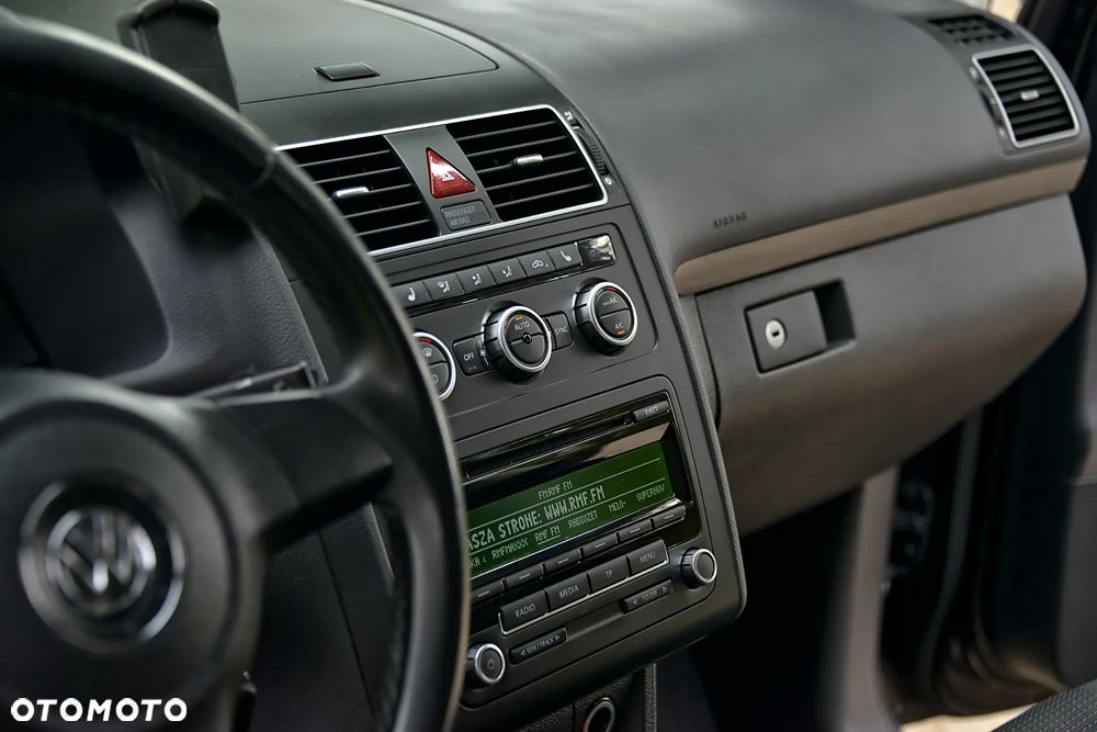 Volkswagen Touran - 23