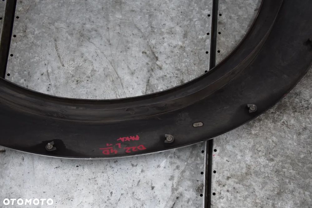 NISSAN NAVARA D22 LISTWA BŁOTNIKA LEWA  TYŁ 4D - 9