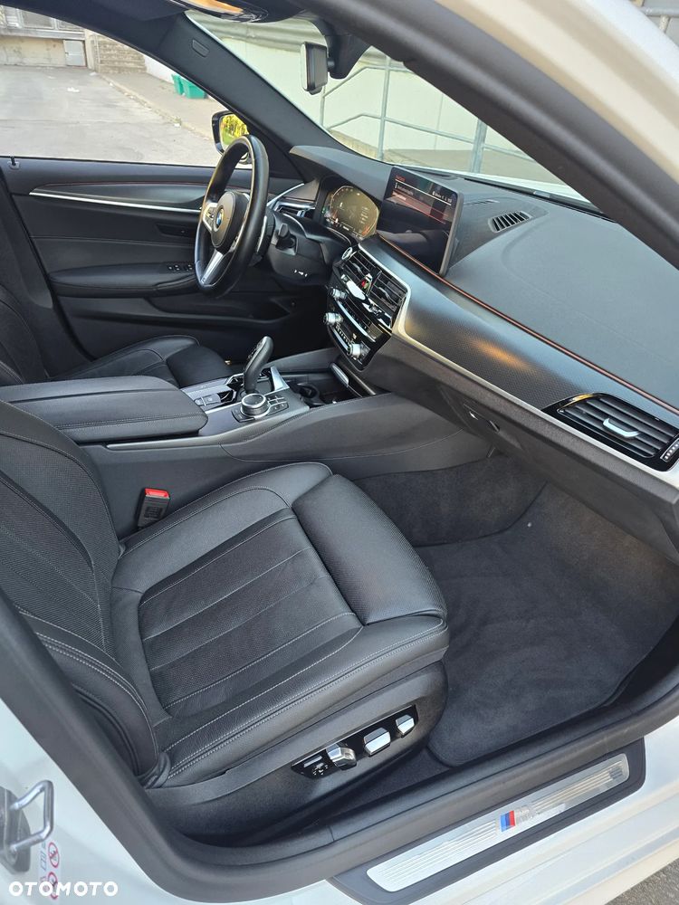 BMW Seria 5 520d xDrive MHEV M Sport sport - 13