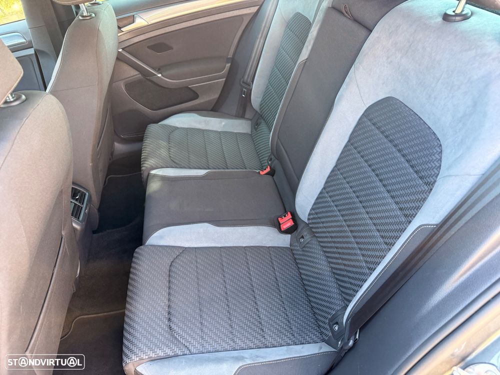 VW Golf 1.6 TDI R-Line DSG - 19