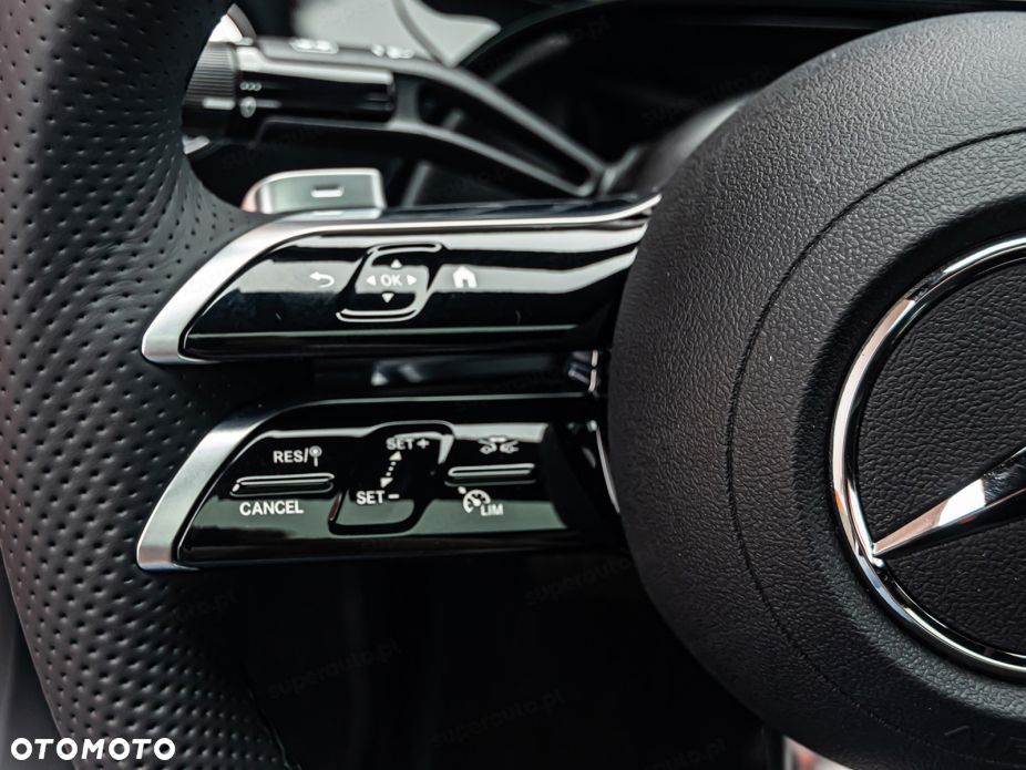 Mercedes-Benz Klasa E 200 mHEV 4-Matic AMG 9G-Tronic - 9