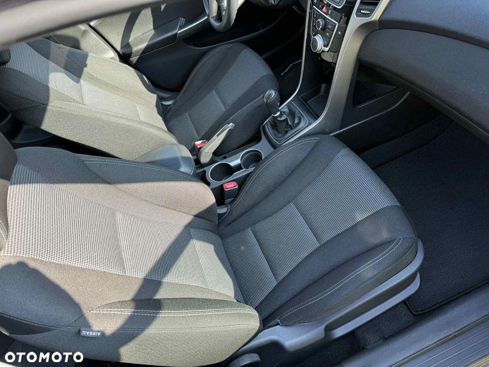 Hyundai i30 1.4 Trend - 14