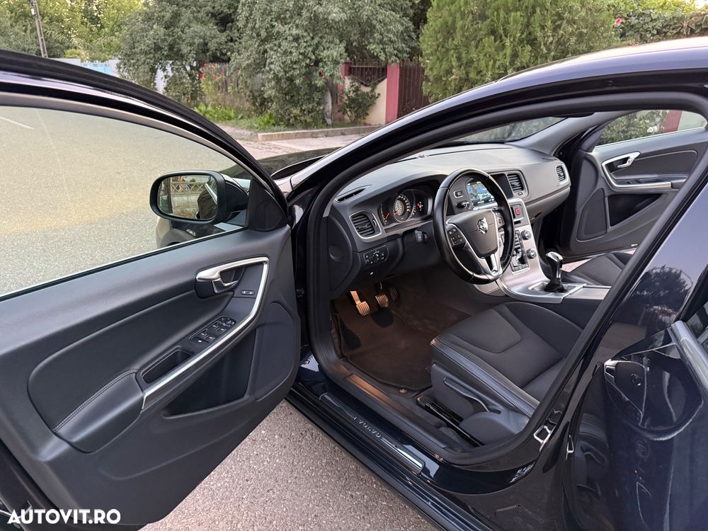Volvo V60 D3 Momentum Pro - 18