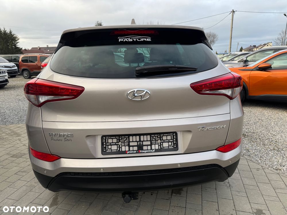 Hyundai Tucson blue 1.7 CRDi 2WD Passion Plus - 12