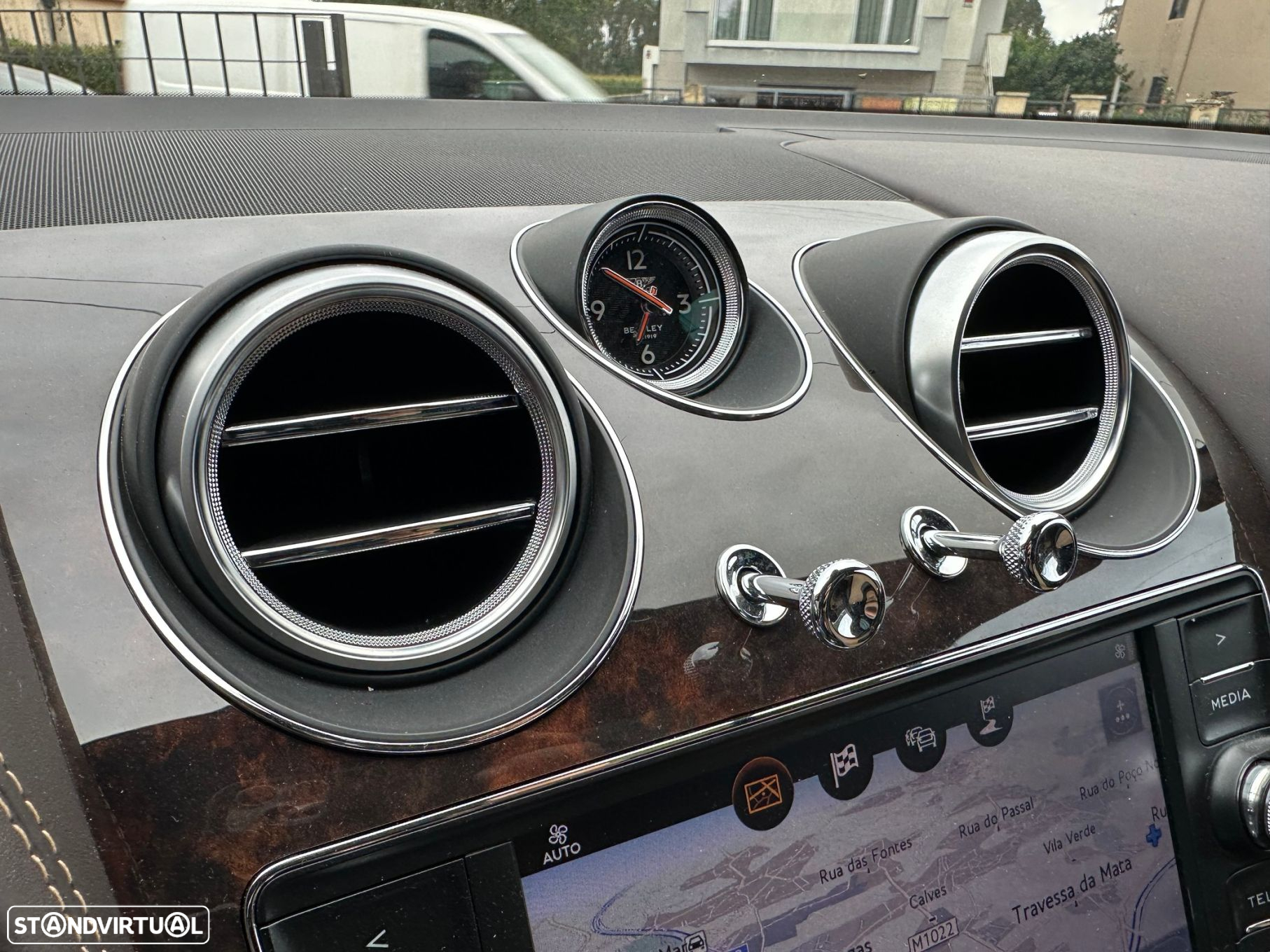 Bentley Bentayga Hybrid - 32