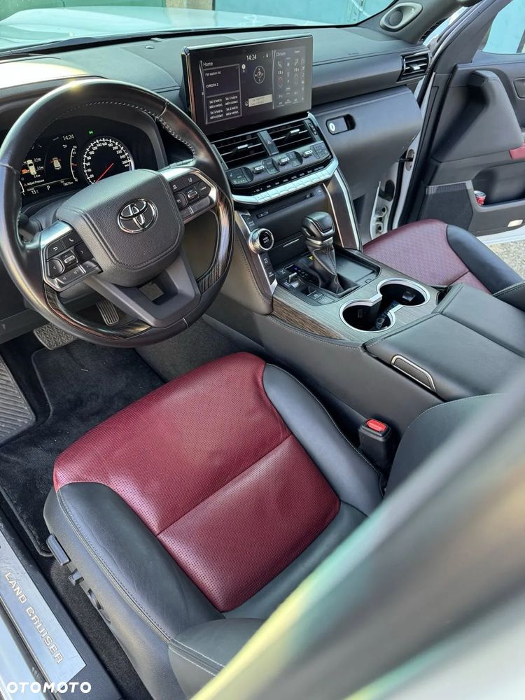 Toyota Land Cruiser - 13